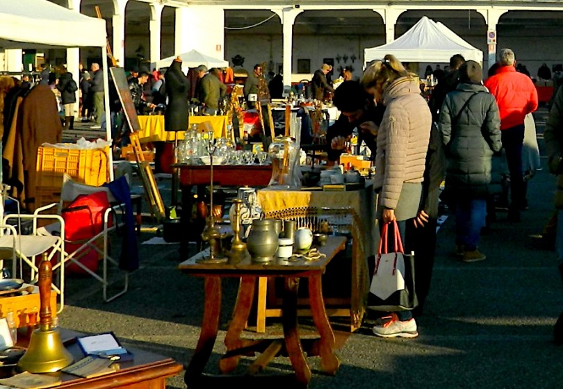 Con San Valentino torna anche il mercatino dell'antiquariato